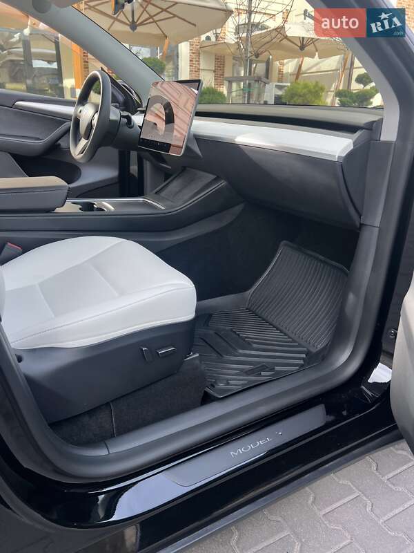Позашляховик / Кросовер Tesla Model Y 2023 в Києві