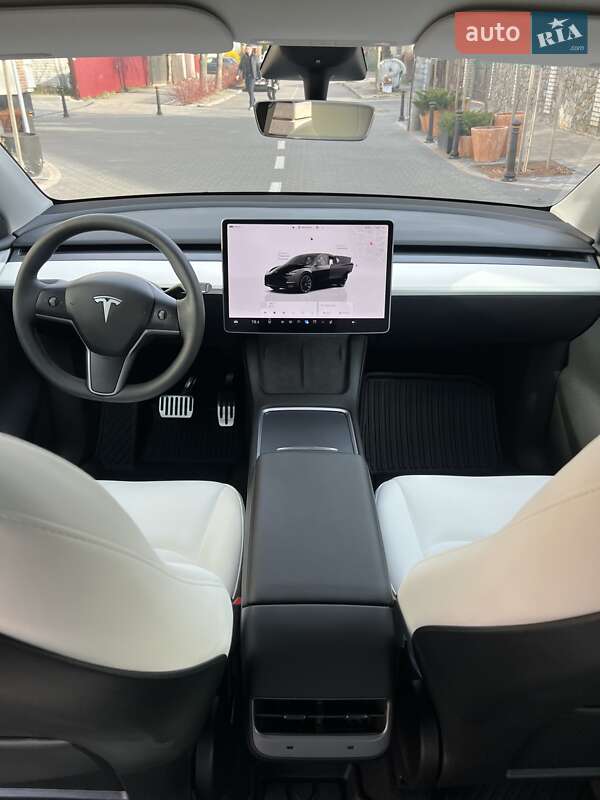 Позашляховик / Кросовер Tesla Model Y 2023 в Києві