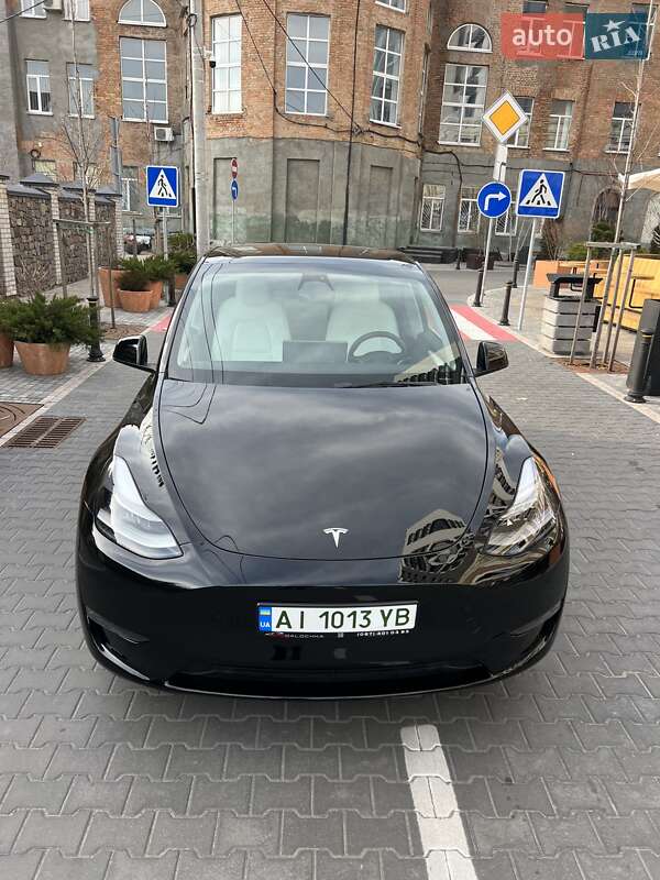 Позашляховик / Кросовер Tesla Model Y 2023 в Києві