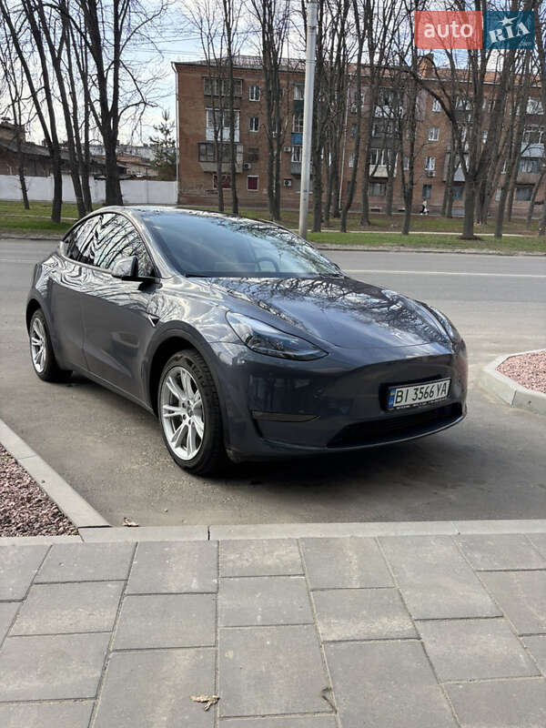 Позашляховик / Кросовер Tesla Model Y 2023 в Полтаві