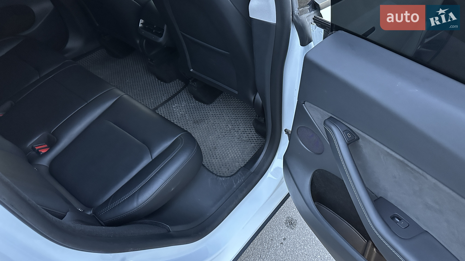 2022 Tesla Model Y - мініатюра 14
