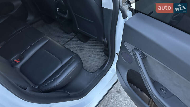 Внедорожник / Кроссовер Tesla Model Y 2022 в Житомире