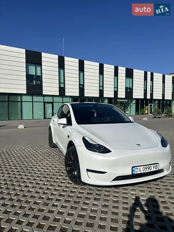 Tesla Model Y 2023