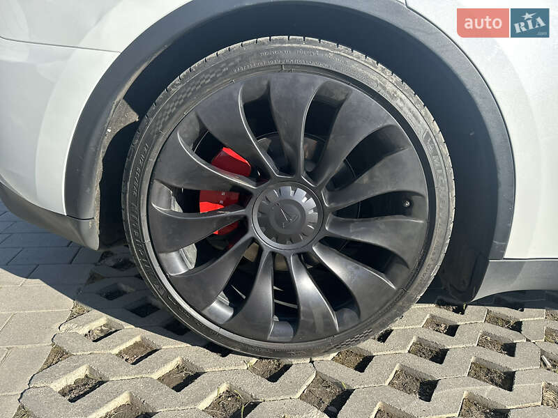 Позашляховик / Кросовер Tesla Model Y 2023 в Хмельницькому