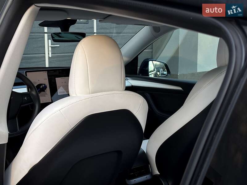 Внедорожник / Кроссовер Tesla Model Y 2022 в Киеве