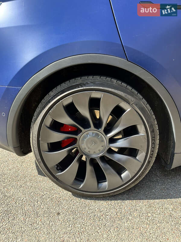 Позашляховик / Кросовер Tesla Model Y 2020 в Києві
