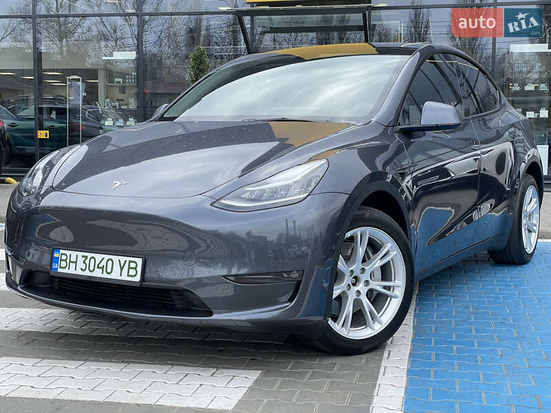 Tesla Model Y 2022