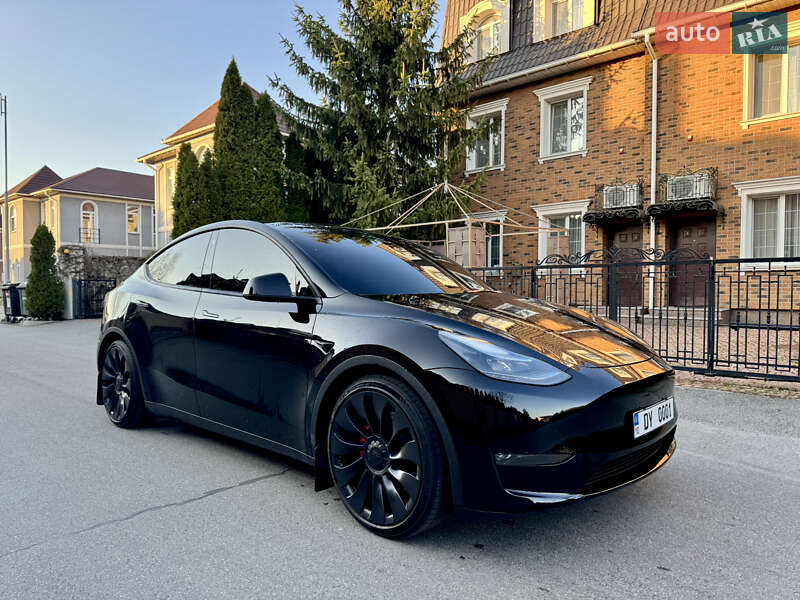 Позашляховик / Кросовер Tesla Model Y 2023 в Києві