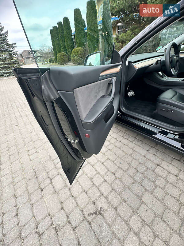 Внедорожник / Кроссовер Tesla Model Y 2022 в Долине фото 24 Внедорожник / Кроссовер Tesla Model Y 2022 в Долине