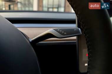 Позашляховик / Кросовер Tesla Model Y 2021 в 