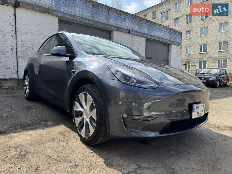 Внедорожник / Кроссовер Tesla Model Y 2023 в Ровно