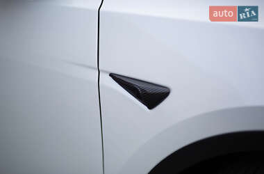 Внедорожник / Кроссовер Tesla Model Y 2021 в 