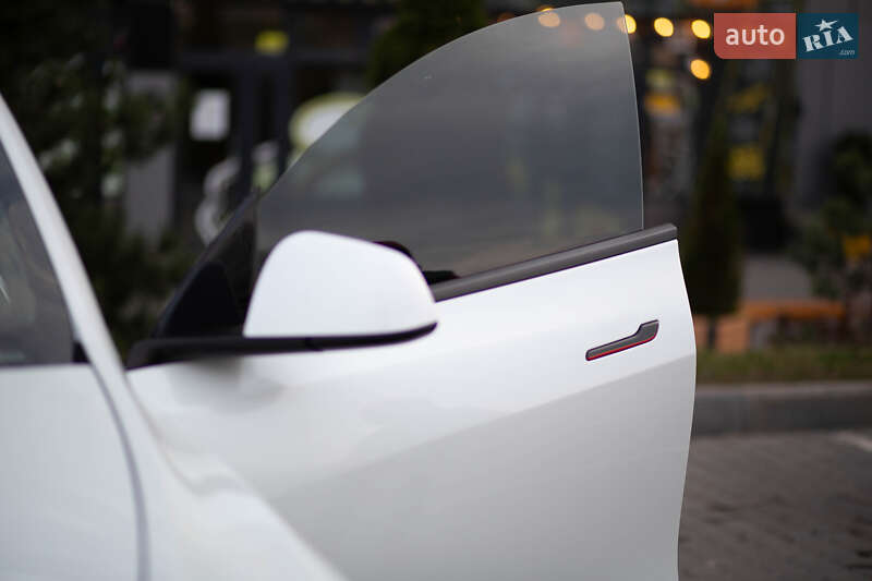 Внедорожник / Кроссовер Tesla Model Y 2021 в Виннице