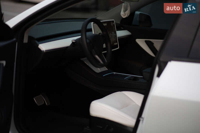 Внедорожник / Кроссовер Tesla Model Y 2021 в Виннице