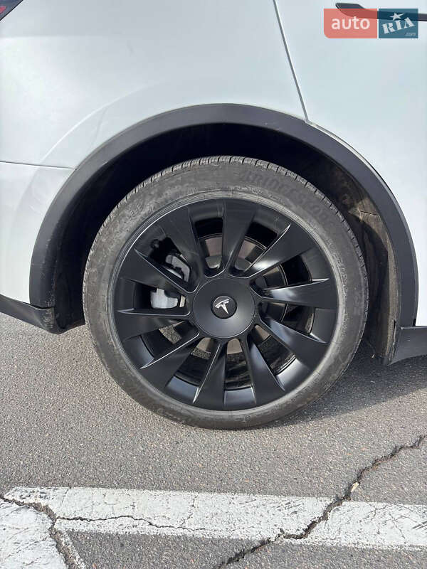 Внедорожник / Кроссовер Tesla Model Y 2023 в Днепре фото 8 Внедорожник / Кроссовер Tesla Model Y 2023 в Днепре