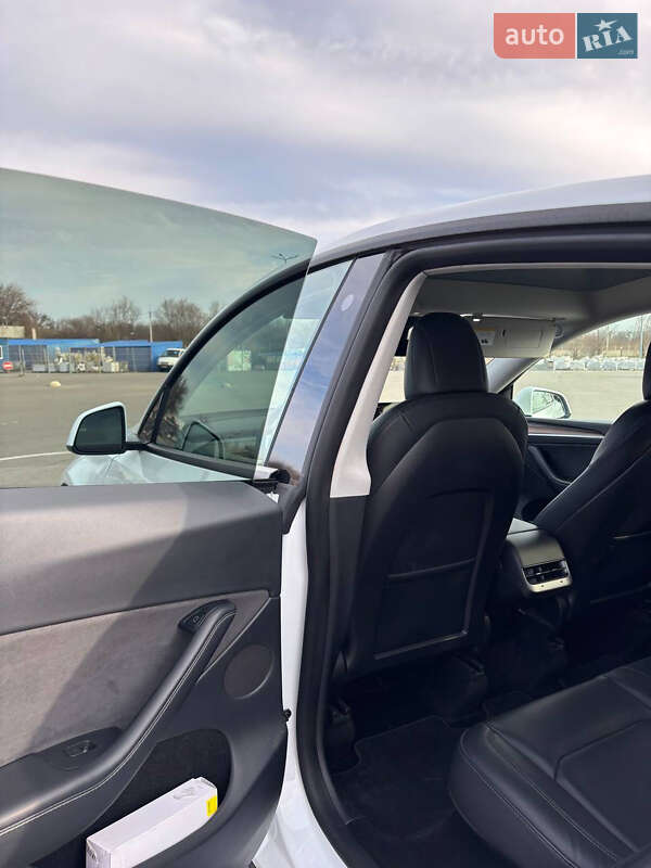 Внедорожник / Кроссовер Tesla Model Y 2023 в Днепре фото 14 Внедорожник / Кроссовер Tesla Model Y 2023 в Днепре