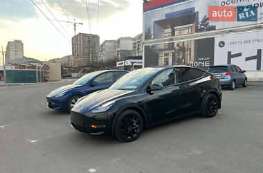 Внедорожник / Кроссовер Tesla Model Y 2021 в 