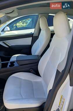 Позашляховик / Кросовер Tesla Model Y 2021 в 