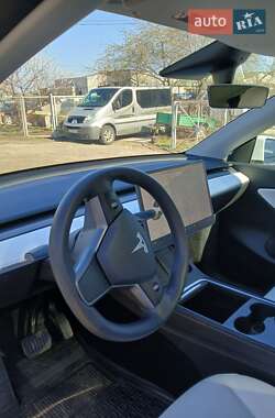 Позашляховик / Кросовер Tesla Model Y 2021 в 
