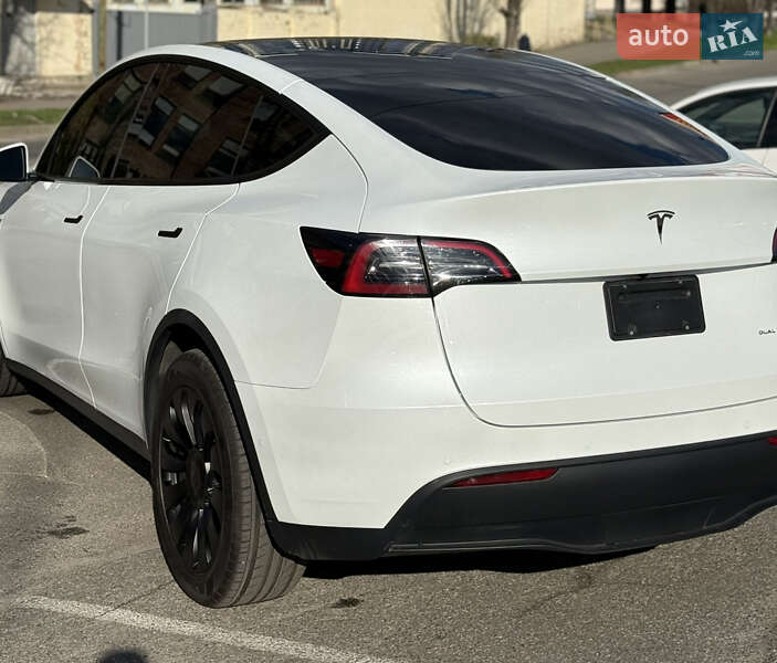 Внедорожник / Кроссовер Tesla Model Y 2022 в Киеве