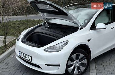 Внедорожник / Кроссовер Tesla Model Y 2021 в Львове