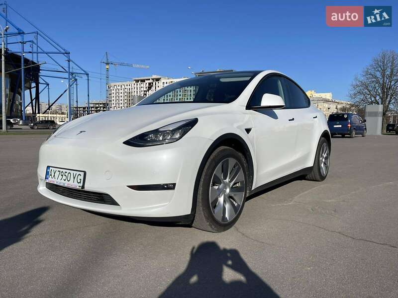 Tesla Model Y 2021