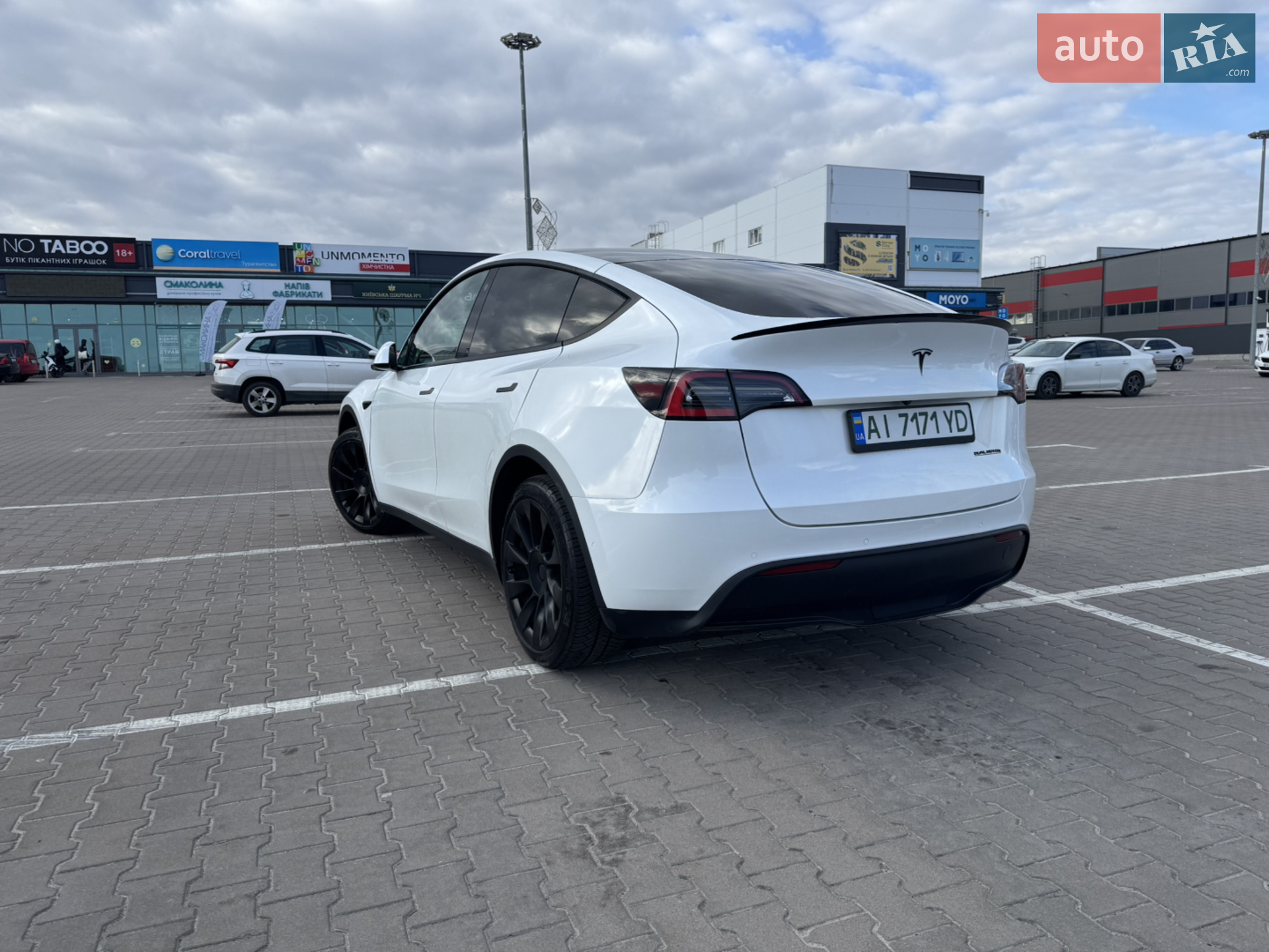 2021 Tesla Model Y - мініатюра 8