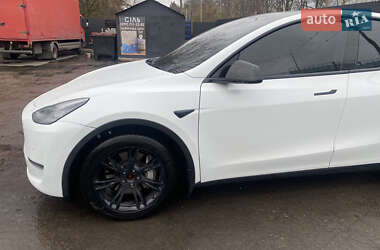 Внедорожник / Кроссовер Tesla Model Y 2020 в Киеве