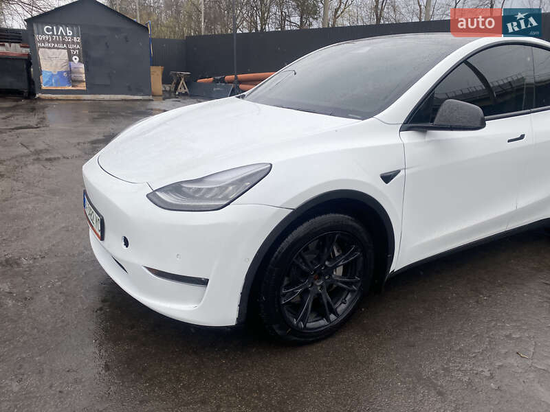 Позашляховик / Кросовер Tesla Model Y 2020 в Києві