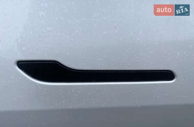 Внедорожник / Кроссовер Tesla Model Y 2020 в Киеве