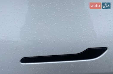Внедорожник / Кроссовер Tesla Model Y 2020 в Киеве