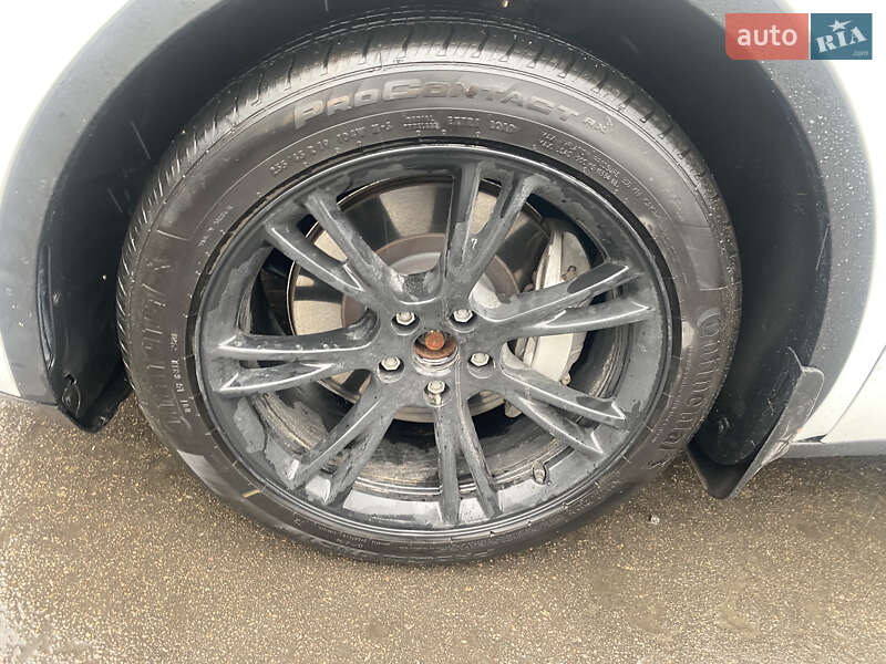 Позашляховик / Кросовер Tesla Model Y 2020 в Києві