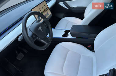 Позашляховик / Кросовер Tesla Model Y 2021 в 