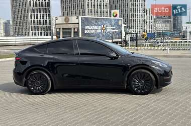 Позашляховик / Кросовер Tesla Model Y 2024 в 
