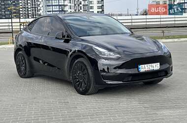 Позашляховик / Кросовер Tesla Model Y 2024 в 