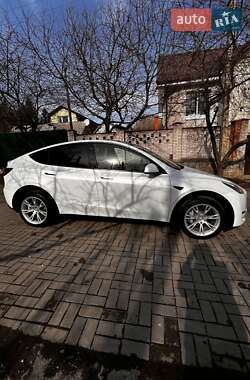 Внедорожник / Кроссовер Tesla Model Y 2023 в 