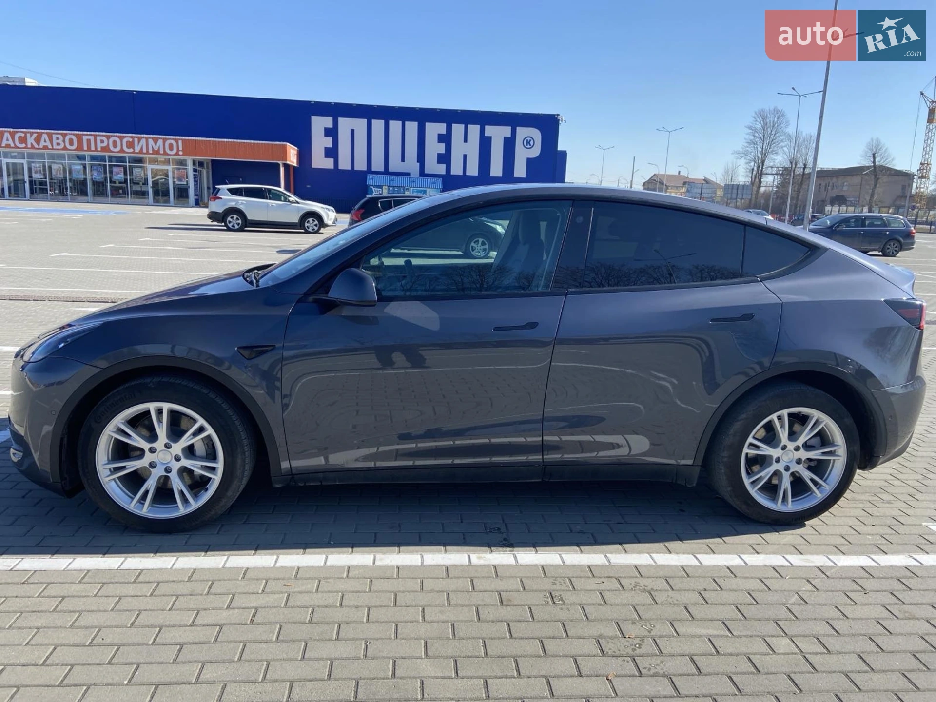 2022 Tesla Model Y - мініатюра 3