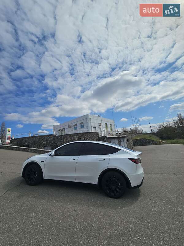 Внедорожник / Кроссовер Tesla Model Y 2022 в Киеве