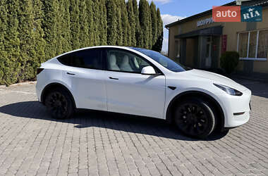 Внедорожник / Кроссовер Tesla Model Y 2024 в 
