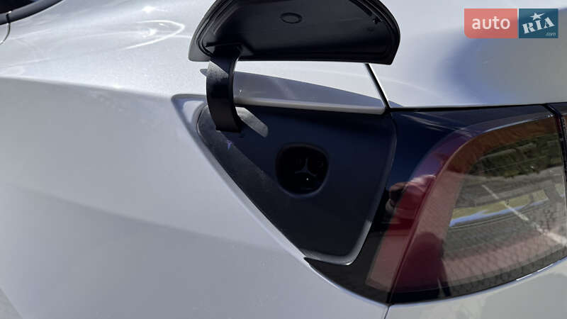 Внедорожник / Кроссовер Tesla Model Y 2024 в Тернополе фото 21 Внедорожник / Кроссовер Tesla Model Y 2024 в Тернополе