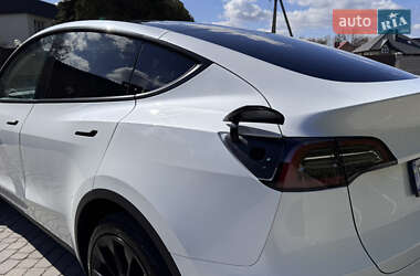 Внедорожник / Кроссовер Tesla Model Y 2024 в 