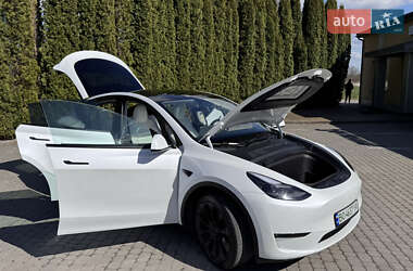 Внедорожник / Кроссовер Tesla Model Y 2024 в 