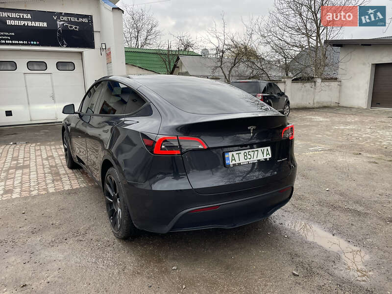 Позашляховик / Кросовер Tesla Model Y 2024 в Івано-Франківську