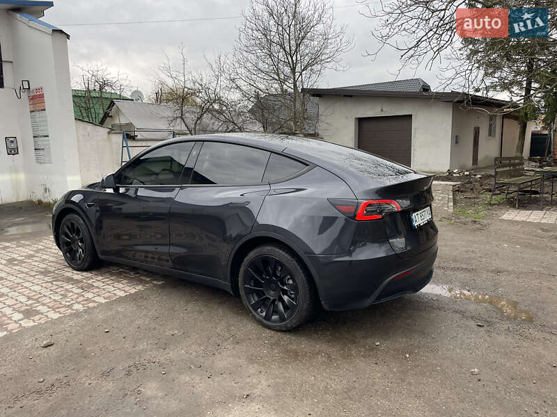 Позашляховик / Кросовер Tesla Model Y 2024 в Івано-Франківську