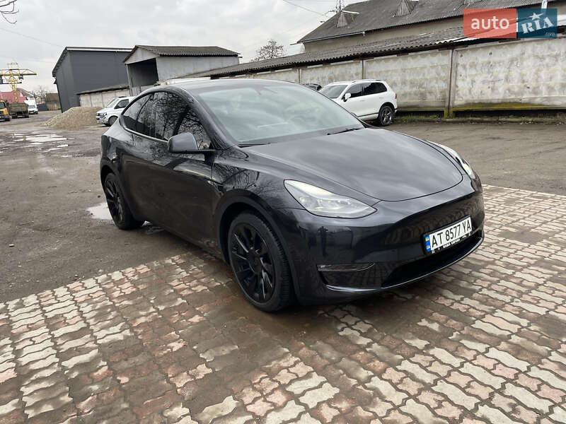 Позашляховик / Кросовер Tesla Model Y 2024 в Івано-Франківську
