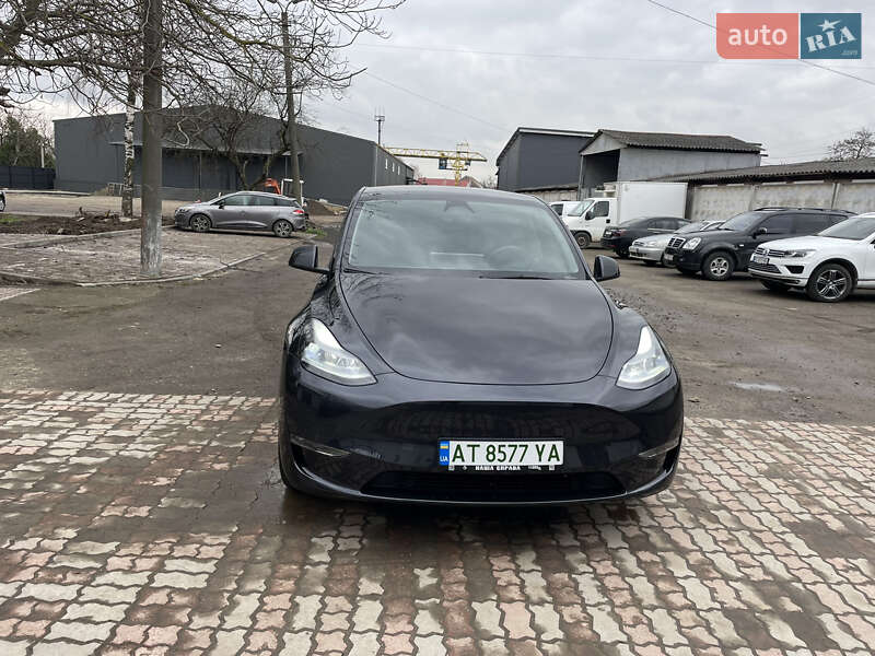 Позашляховик / Кросовер Tesla Model Y 2024 в Івано-Франківську