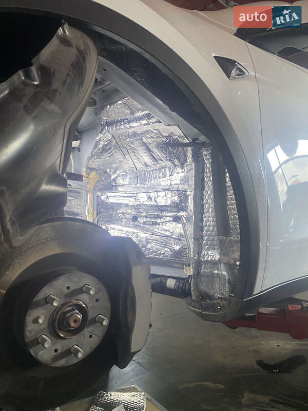 Внедорожник / Кроссовер Tesla Model Y 2022 в Киеве