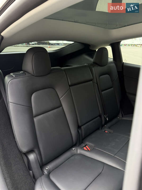 Внедорожник / Кроссовер Tesla Model Y 2024 в Броварах