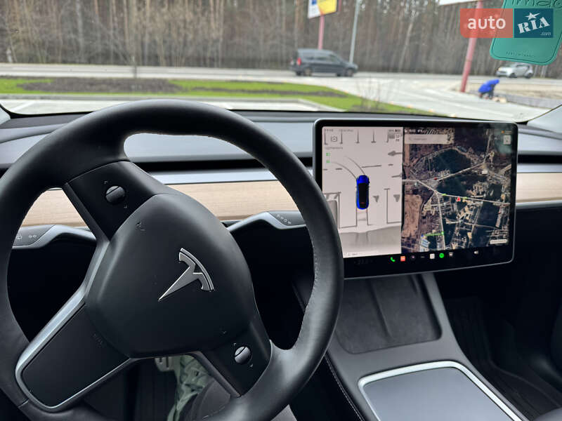 Внедорожник / Кроссовер Tesla Model Y 2023 в Киеве