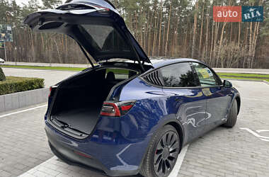 Внедорожник / Кроссовер Tesla Model Y 2023 в 